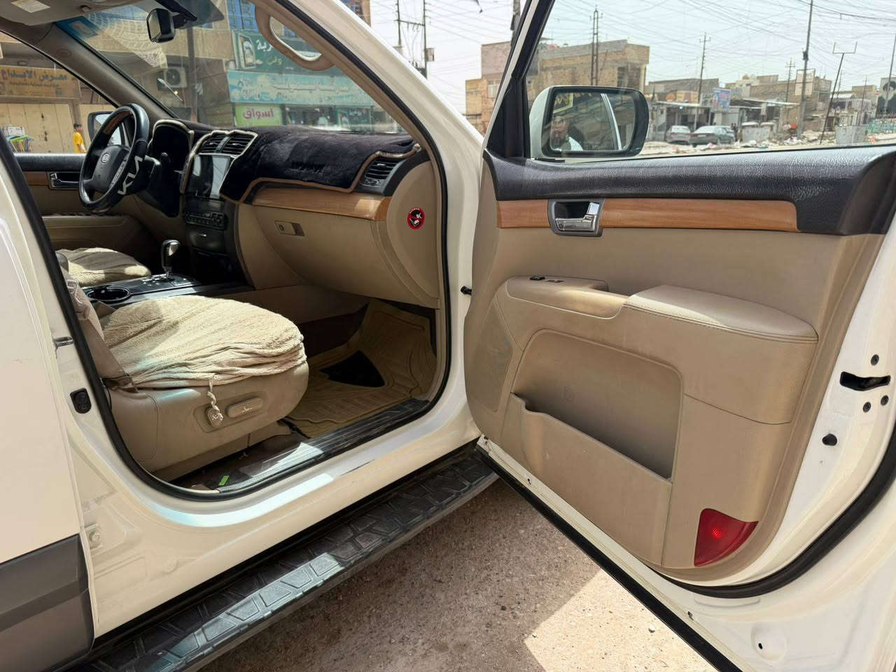 كيا موهافي 2012 فول مواصفات فور ويل كشنات جلد مري قلاب 3 قطع تبريد 6 سلندر 3800cc فتحت سقف سيارة جاهزةمن كل النواحي   السيارة عليها ادامة مال جناي صدر امامي خلفي تخم تاير منظومة تبريد جديدة تخب بلكات نوزلات سيارة مكفولة من كير و مكينة و بيها منظومة بريك جديدة  و كشر الخارجي بي قطعة وحدة صبغ و السيارة بيها صوت رواجز و سيارة والسيارة بيها سونار  تحويل ثاني يوم بأسمي السيارة هذا رقم التلفون *********** السعر 127
