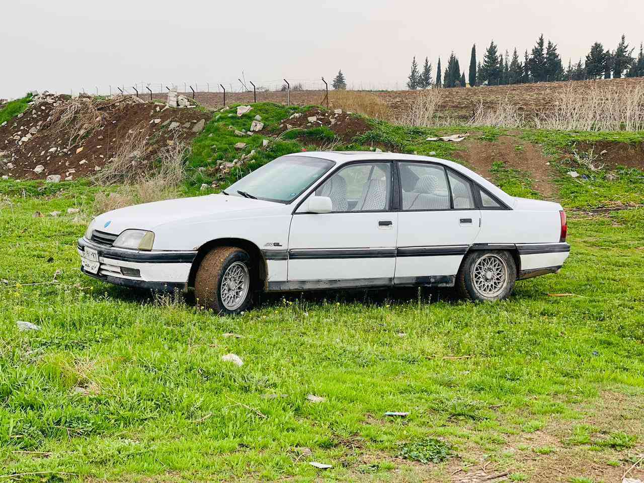 بۆفڕۆشتن
مۆدیل 1990
مەکینە 20
کێڕومەکینەی بێ عەیبە 
چوار تایەو ویل تازەی لەژێڕە 
ڕەقەم سلێمانی 
سعر 30مەجالی تێە 
***********
