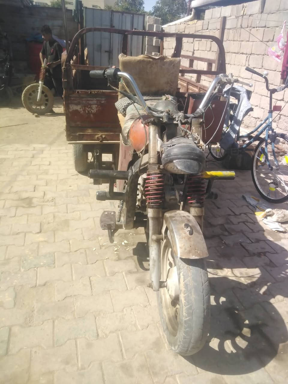 السلام عليكم ستوته للبيع دوات محرك مفتوح مر وحده ستوته حلوه مال شغل سعره 500 وبيه مجال بكاني بصره ابو الخصيب طريق محولة الزهير ***********
