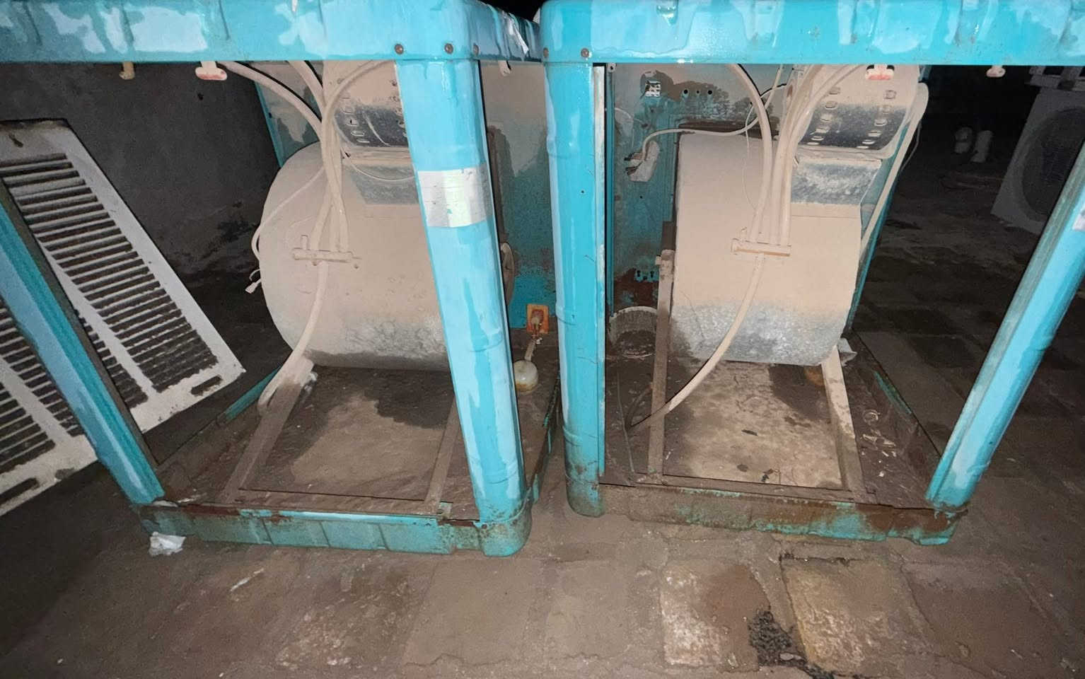 مبردات عدد 4 للبيع بحاجة الى صيانه بسيطة التواصل خاص


**إذا كنت صاحب هذا الإعلان وتريد حذفه لأي سبب، رجاءا أرسل رسالة إلى الدعم الفني**