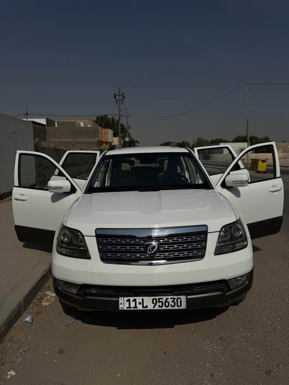 مهافي 3800 v6 سيارة جديده ونضيفة مع مواصفات ستندر بانوراما تحكم كهربائي بكشن السايق لايتات جديده 7 راكب كفالة كير ومحرك بدي السيارة مكفول عدى طخات ٢ بسيطة جدا غير واضحة 
الاستفسار الاتصال او مراسلة الصفحة 
*********** النجف, العراق
