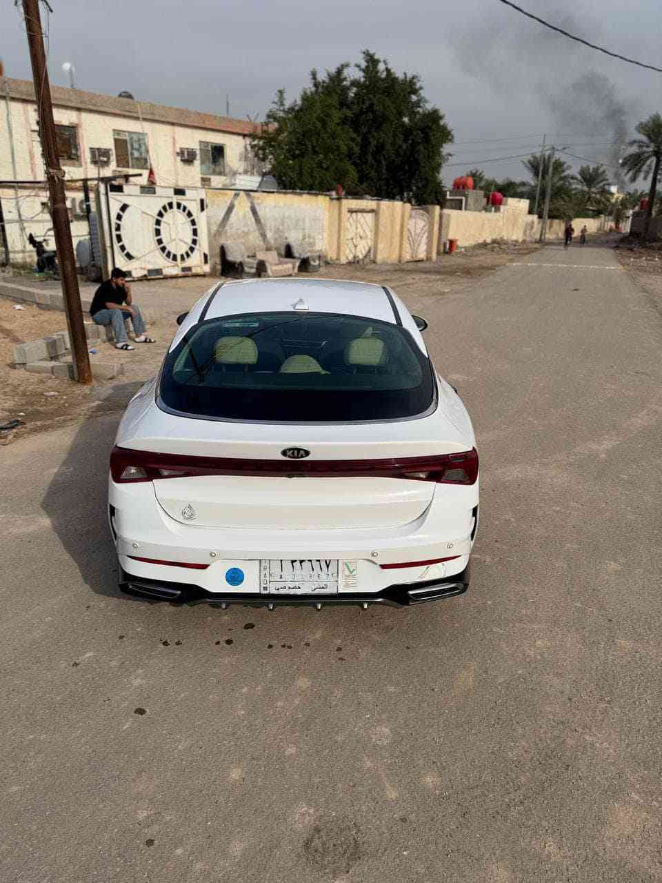 السلام عليكم 
سياره كيا كي  فايف  5 .. موديل 21 معوقين راعيه شاب سياره بيه قطعتين جاملغ وبنيد وبيه ملاحظات قليله جاهزه من كلشي طخم تاير تشغيل من بعد حساسات اماميه وخلفيه وبعد بيه مواصفات ورقمها مثنى 
العنوان / البصره / الهارثه / معمل ورق 
السعر .. 140 وبيه مجال لطيبين 
الرقم / ***********
محرك ١٦٠٠ تيربو
