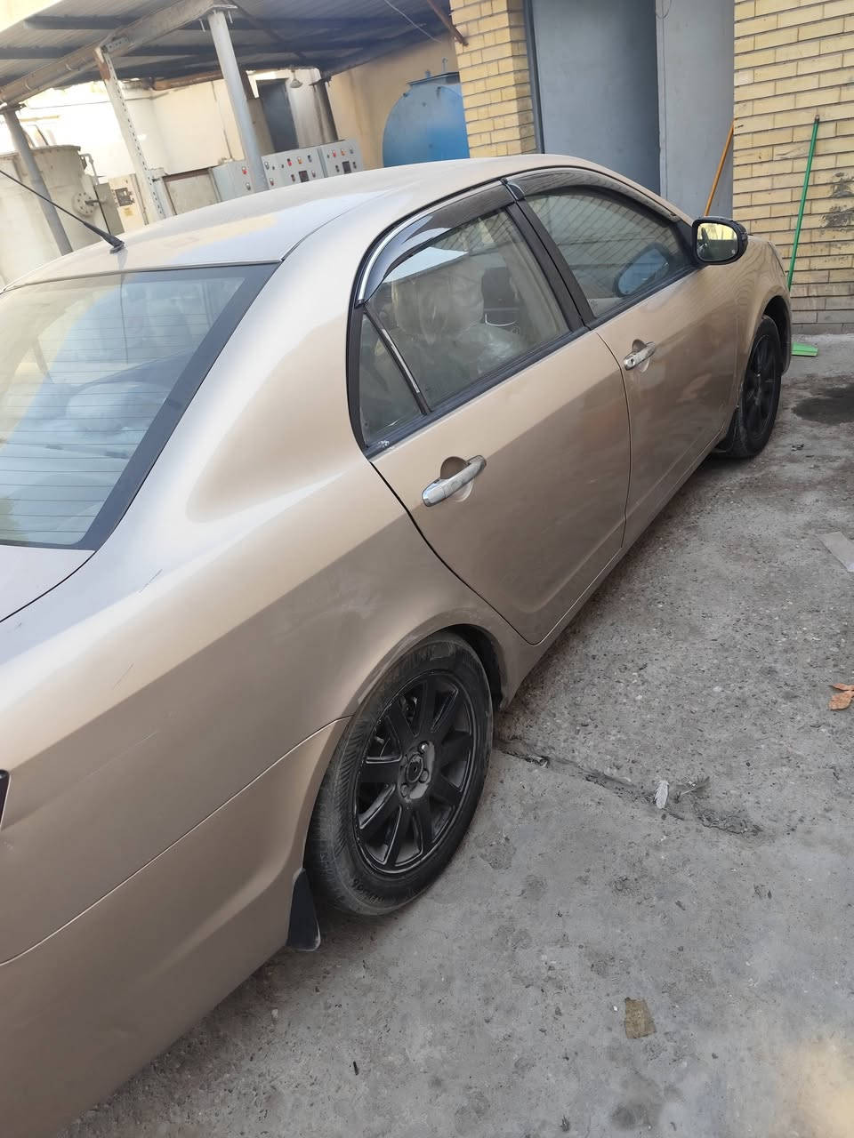 السلام عليكم جيلي موبل مديل ١٣ رقم بغداد مشروع وطني بأسمي السياره مكينه1800 تبريد كهربائيات كلها شغاله حداده جديده السياره نضيفه كلش بيها صفحت عكس السايق رشات صبغ فقط والباقي بلاد السعر55 وبيها مجال مكاني البصرة الامن الداخلي
*********** موجود واتس اب
