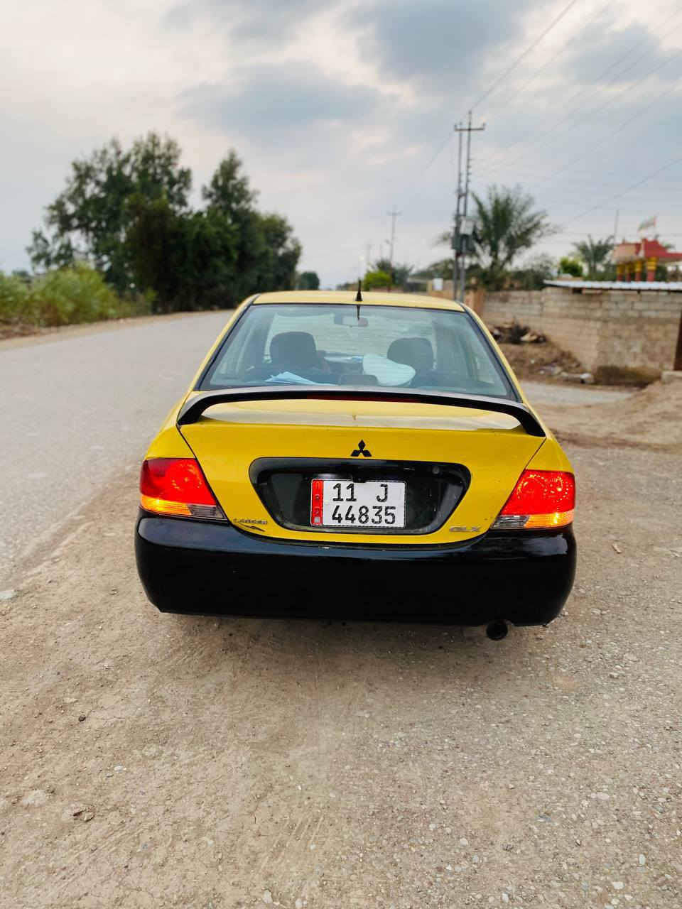 السلام عليكم ورحمة الله وبركاته
لانسر موديل ١٠ شركة العامة 
رقم بغداد انكليزي 
مكينه كير مكفولات 
صدر جيد ٨٠٪
تخم تاير نظافه ٨٠٪ 
السيارة بدون ضربه بدون تبديل شرط وبيه صبغ ٣ قطع وهلالات 
السعر ٧٠ وبيه مجال لشراي 
تلفون / ***********
مكاني / ديالى / دلي عباس
