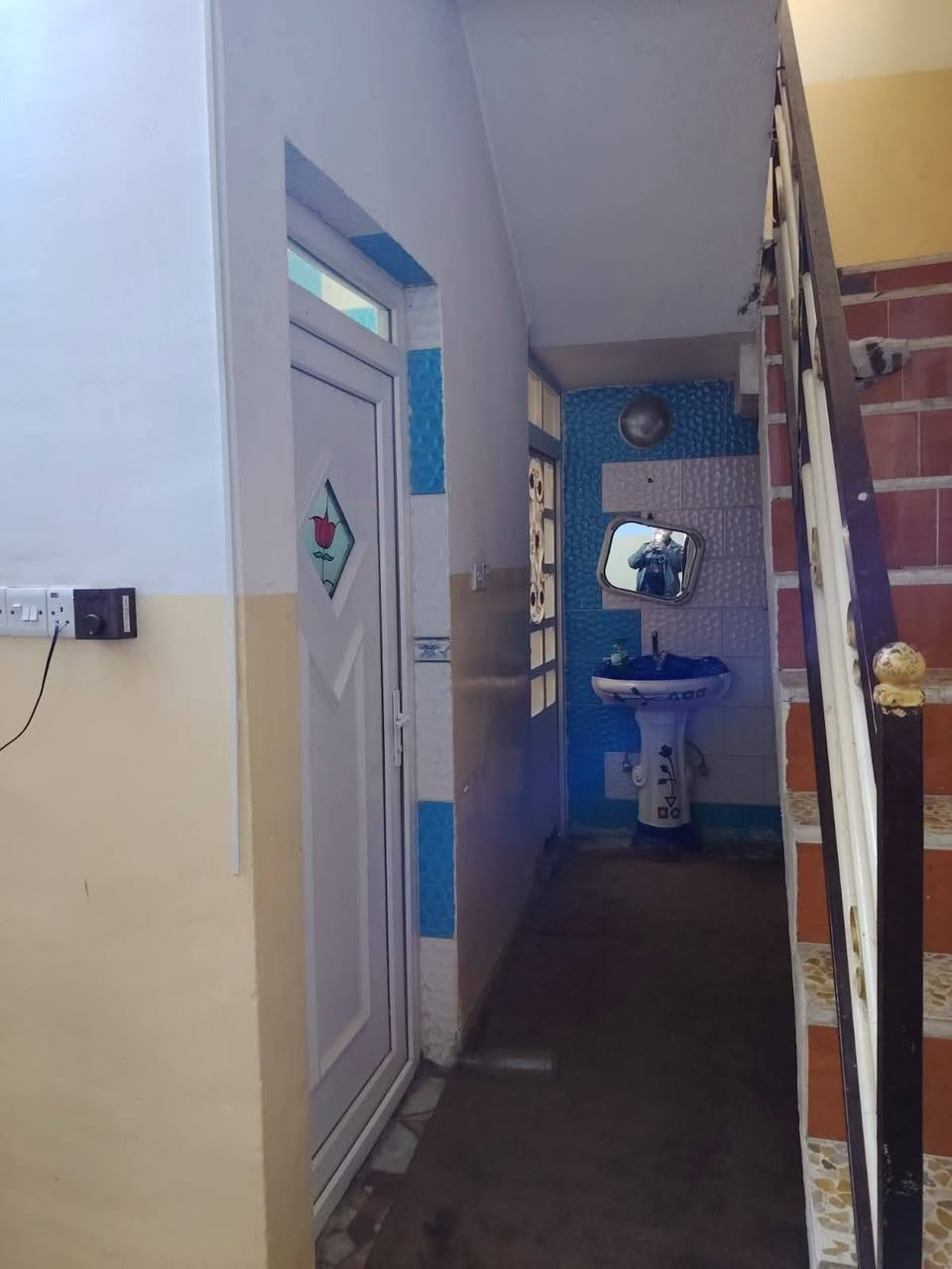 #دار_للبيع_للبيع
#الموقع_موصل_حي_الانتصار_
#شارع_60_خلف_المستوصف
مساحه🏛️ 125 متر مربع ركن
الدار متكون 🏛️ غرفتين نوم وهول ومطبخ واستقبال وصحيات وبيتونه
#سند_طابو_الزهور_شرط_التحويل
خدمات كامله
اتجاه قبله 🕋
بناء حديث
للتواصل والاستفسار
*********** 📲📲
*********** 📲📲
#عقارت_الموصل_حي_الانتصار
#عقارات_الموصل_الجانب_الايسر
