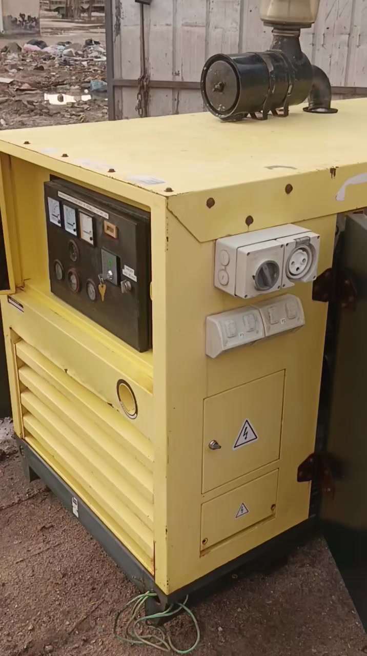 اسلام عليكم 
للبيع مولده كاتم صيني حاويه وارد استراليا  
4 بستم  15 كيلو واط  لوري سومر   دوران 1500 
المولده كلهه بلاد  
العنوان كربلاء 
*********** لاستفسار الرقم بيه واتساب
