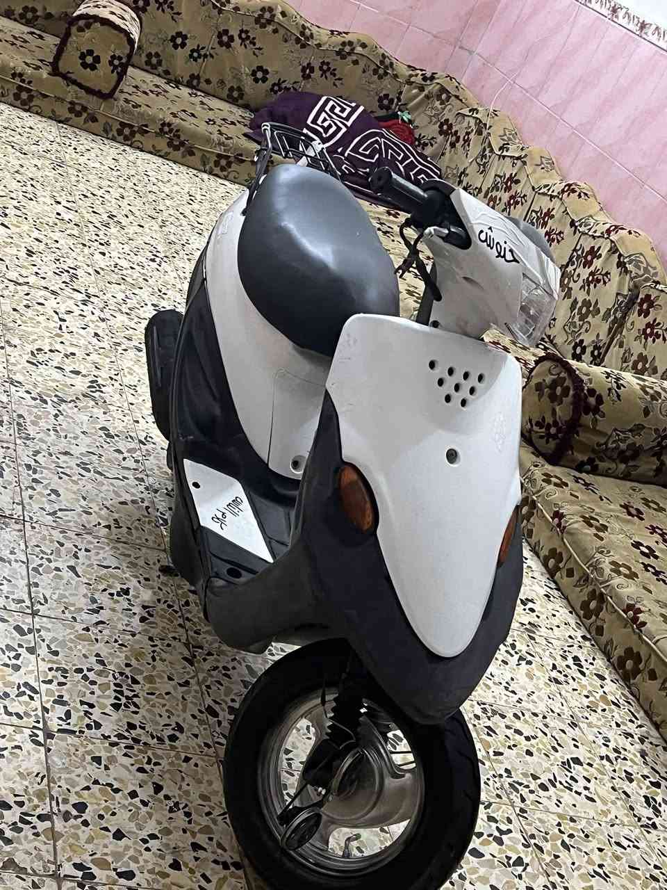 ‏سلام عليكم شباب دراجة بيجي للبيع مكاني سماوي خشابه دراجة مقفولة كل شيء شغال بيها سلف وهند سعر 650 وبيها مجال للاستفسار ￼وات أو اتصل ￼*********** ￼￼￼￼
