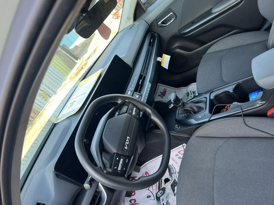 السلام عليكم سياره k4 أمريكي موصفات نص فول كاميرات رادات إماميه خلفية  بصمه السياره ب اسمي تحويل مباشر 
الحادث جاملغ خلفي وشويه الباب  العنوان السيديه
***********
