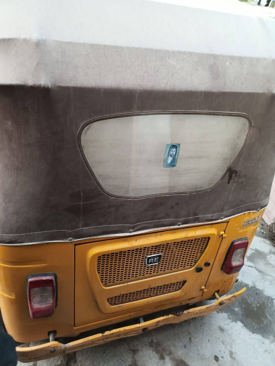 السلام عليكم 
تكتك موديل 21 للبيع نظيفه 
رقم وسنويه باسمي تحويل ثاني يوم بيها ضربه بالصفحه واللغد
***********
