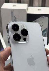 14 برو ماكس شرق اوسط ٢٥٦ نظافة ٩٥٪؜ مبدل بي بطارية وشاشة أصليات من ابل...