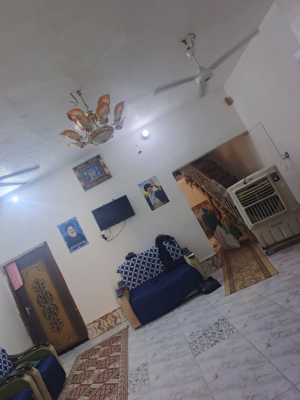 بيت زراعي للبيع
بالقرب من جامع شبيب نهاية شارع 30 صوب بني ركاب
مساحة البيت 220 متر
يحتوي على 3غرف نوم وصاله ومطبخ واستقبال وصحيات
وطارمه كبيرة 
صالة 6×5 
استقبال 7×3
السعر 50مليون وبي مجال قليل
للتواصل *********** اتصال او واتساب
