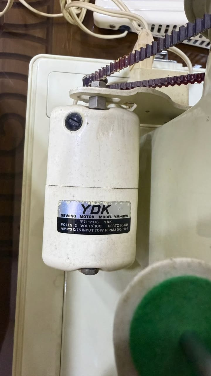 ماكنة خياطة نوع برذر ياباني مع ملحقاتها بحالة جيدة جداً بسعر ١٢٠ الف للأستفسار الاتصال على الرقم: ***********
