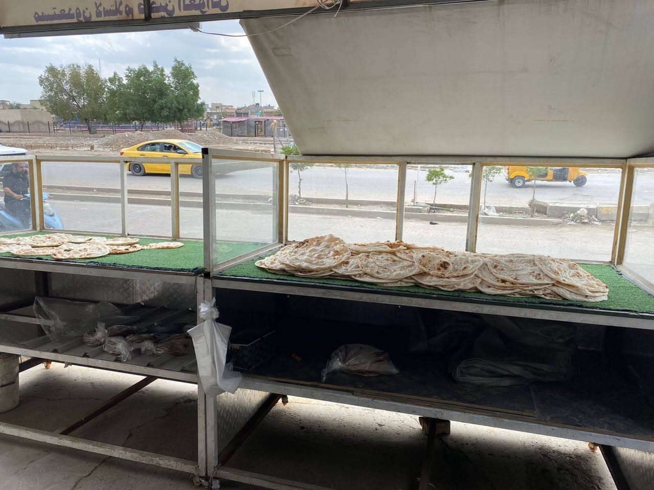 مخبز لبيع اخبز جوه الف
بغداد شهداء،العبيدي 
لا يوجد مبيت 
السعر  مليونين 
***********
