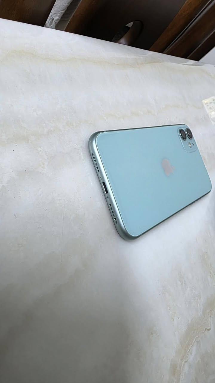 ايفون 11
ذاكره 64
بطاريه 71 مابدله ابد
كلشي شغال بي مابي اي شي
السعر 200 بي مجال بسيط
بغداد / الدورة 
***********
