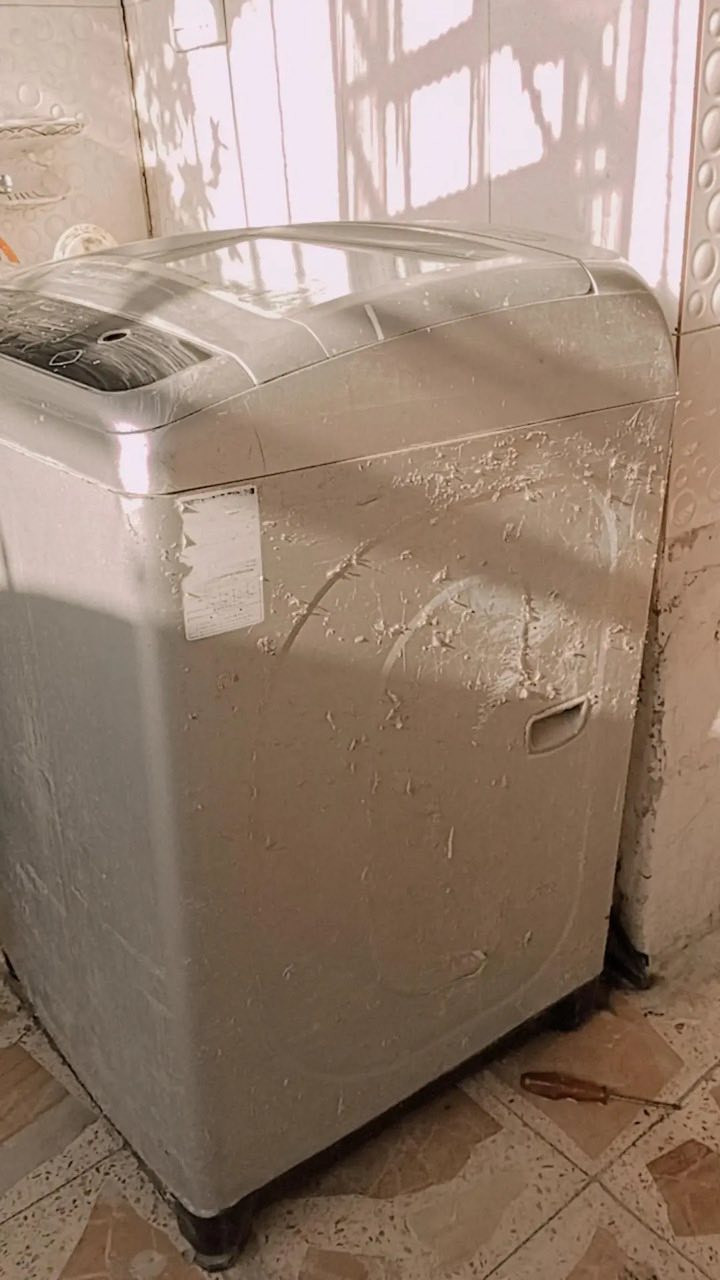 السلام عليكم غساله اوتماتيك نضيفه كلش ١٣ كيلو وكفت بسبب الكهرباء طكت ومنعرف شنو سبب وكفتهه سعرهه ١٠٠ وبيها مجال بسيط الاستفسار ***********
