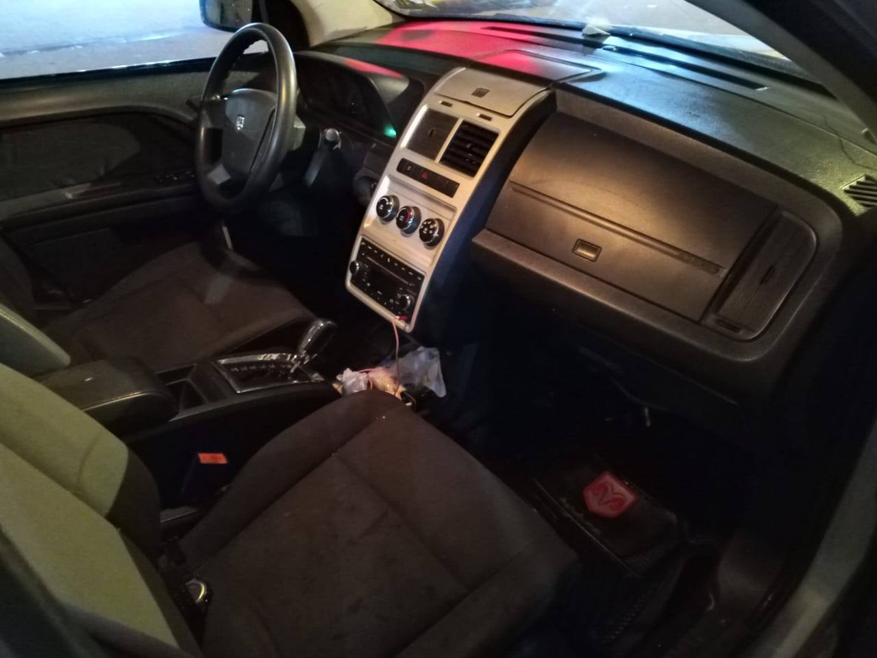 السلام عليكم من رخصة الادمن دوج جورني مديل 2010 محرك 2400 اربع قاصات للبيع او المراوس السياره حلوه ونظيفه يراد الها حداديه وبيها ترتيب كهرباء السعر90 وبيها مجال اي استفسار اتصال*********** متوفر واتس اب
