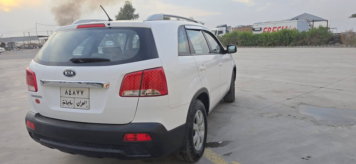 کیا سورنتو 2011بێ بۆیاخ ،گێڕو مەکینە نەکراوەتەوە ، سەیارەکە ماشاللە زۆر پاکە و یەک دەستە 153 هەزار حقیقی ڕۆشتوە ، 7نەفەریە ، چوار پستۆن ،تەبرید مەرکەزی و سێ بەشە .. دوو سویچی شەریکەی لە گەڵە ، بە شەرتی گێرو مەکینە و تحویل و غەرامە 
*********** /کەلار 

بدون صبخ بدون ، گیر و محرک بلادی ما مفتوح ، ماشیە 153 حقیقی ، 7راکب ،اربع سلندر
سنویە و رقم جدید 2029، تبرید تدفئە ، تبرید ثلاث قطعە و مرکزی .....بشرط 
*********** /کلار كالار, السليمانية
