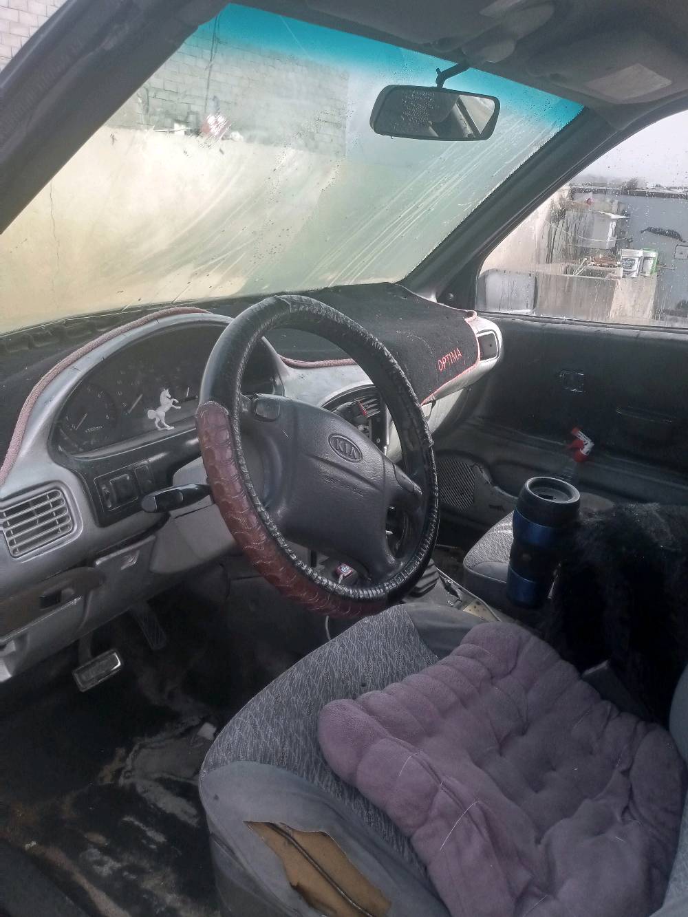 كيا سبورتج موديل 1995 اصوليه وصاحبها الشرعي يريد تحويل السياره محور مكينه ونجي 4سلندر وكير دي فور وحداديه وتخم تاير جدد ومصبوغه عام للجماليه وكهربائئات شغاله وبحاله جدا جيده 