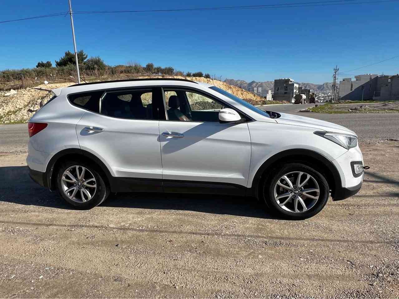 سنتاڤي وارد امريكي 4 سلندر موديل 2014 
محرك مبدل مال كصه كير ومحرك بشرط انطيك 
عليها غرامة ورقة ينزل من السعر 
مابيها لا دعم ولا صبغ 
ماشية 134 الف
السعر 145 وبيها مجال بسيط 
*********** دهوك, العراق
