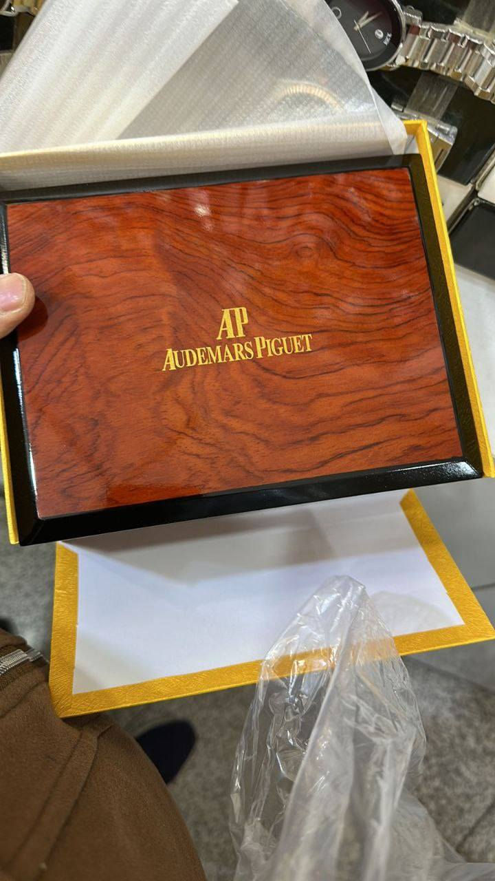 مزاد يبدي من 70 دولار
سوبر ماستر أوتو ماتيك كلشي واضح
ماكنه كشف بالكامل  ⌚ زمبلك بحري
مع ملحقاته الأصليه

المزاد ينتهي باجر ب١٢ الظهر


**إذا كنت صاحب هذا الإعلان وتريد حذفه لأي سبب، رجاءا أرسل رسالة إلى الدعم الفني**