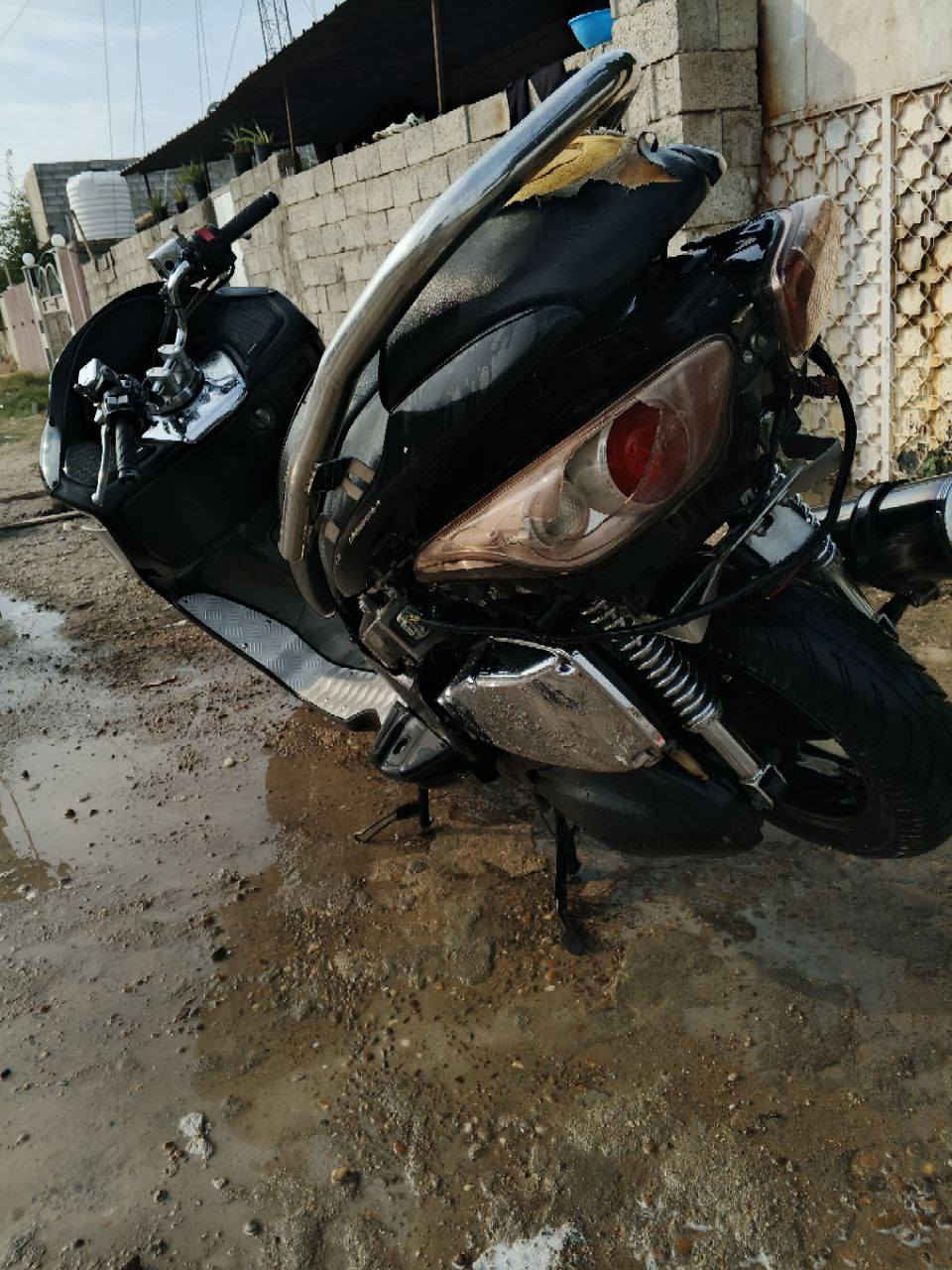 السلام عليكم 
فورزه صفر 8
اربع تحويلات اوتو ماتيك او عادي سبع نمر 
الدراجه نضافته 80٪ نقصه بس كفرات خلفيه 
محرك ما مفتوح الدراجه بلاديه 

السعر خاص
***********
وتساب 

او رجأ الي مو شراي لي يتعبني فدوه الكلبكم
