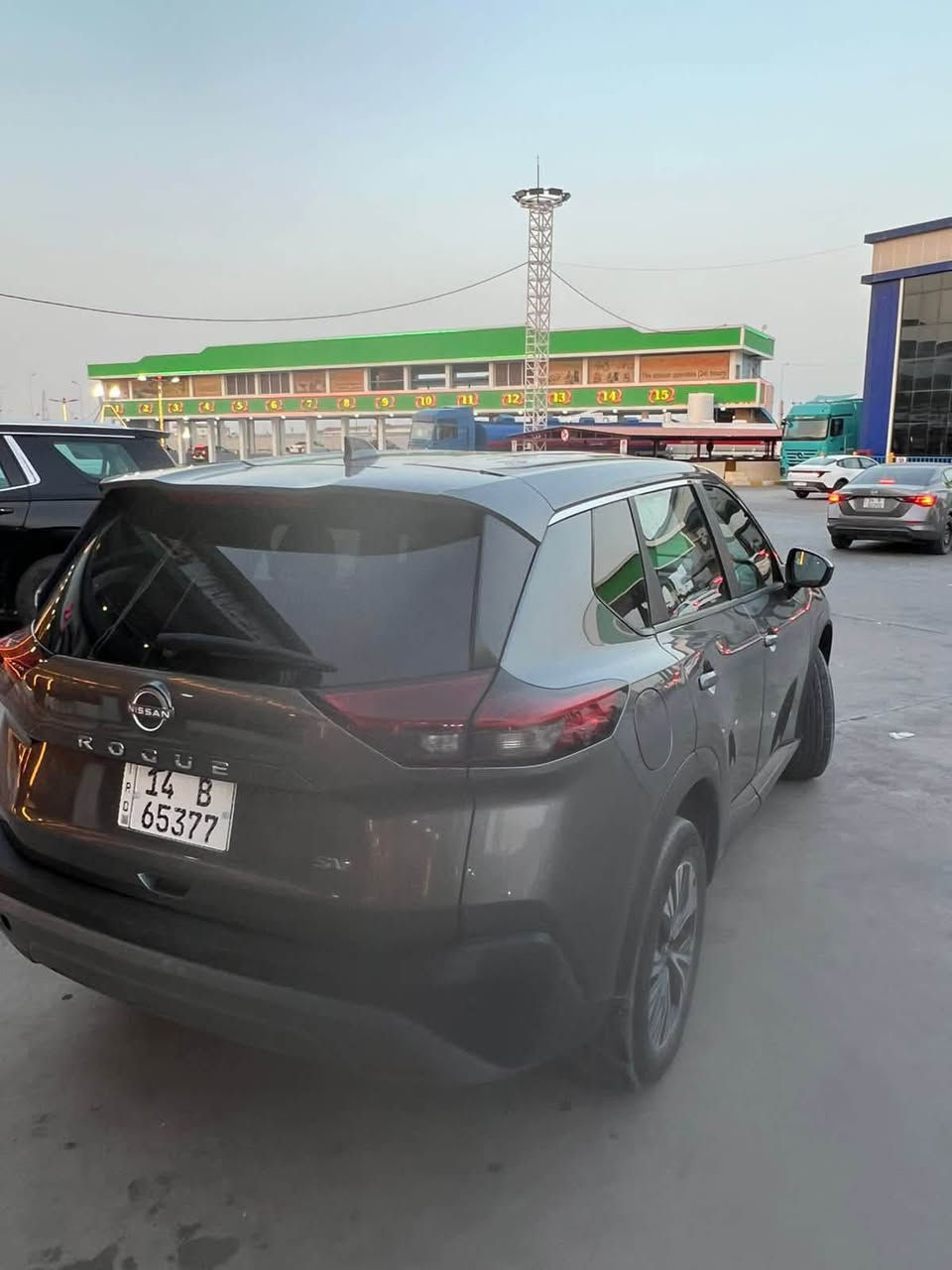 السلام عليكم نيسان روج2023
رقم بصره السياره حادثها قطعتين فقط SV مكانها بصره 
السعر 155 وبيها مجال للشراي ***********
