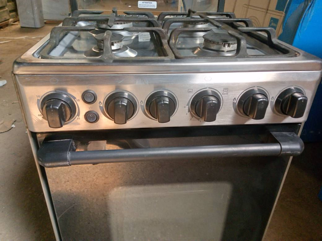 طباخ ميديا الاصلي مستعمل شهر واحد كله شغال فرن فوك وجوه وكهرباء عيون والفرن موجود توصيل داخل بغداد السعر 100الف
*********** بغداد, العراق
