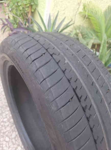 السلام عليكم
تاير سبورتج اصلي نوع نكسين تك واحد مسعمل نظافة ٨٥% .. بدون اي ضرر .. قياس 235×50×R19  .. بغداد حي الاعلام .. السعر ٣٠ الف نهائي .. ***********
