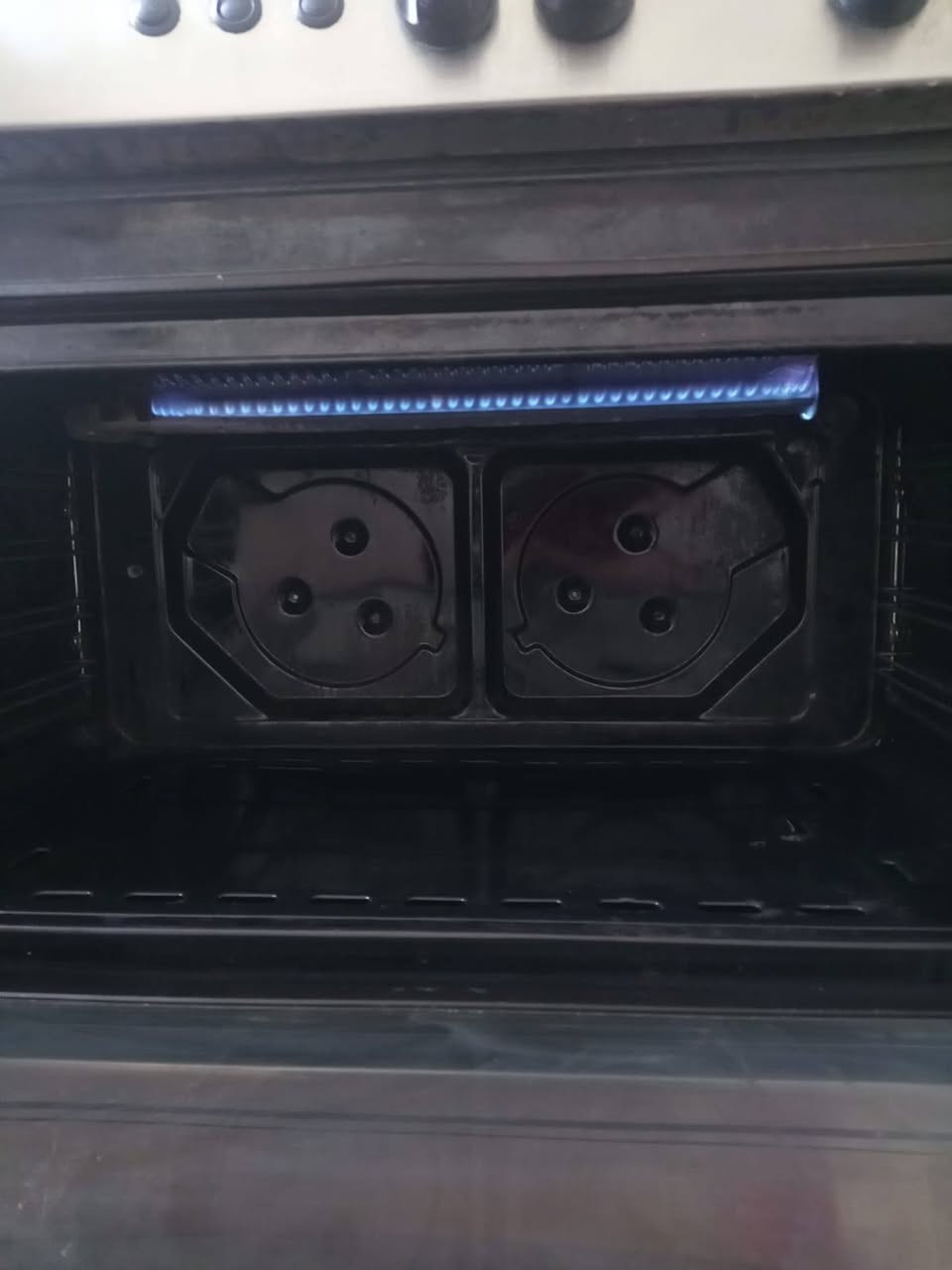 من الخاص للبيع المرجوحه ٥٠ والطباخ ب٧٠ بيهن مجال للشرايه الاستفسار اتصل ع الرقم,***********
