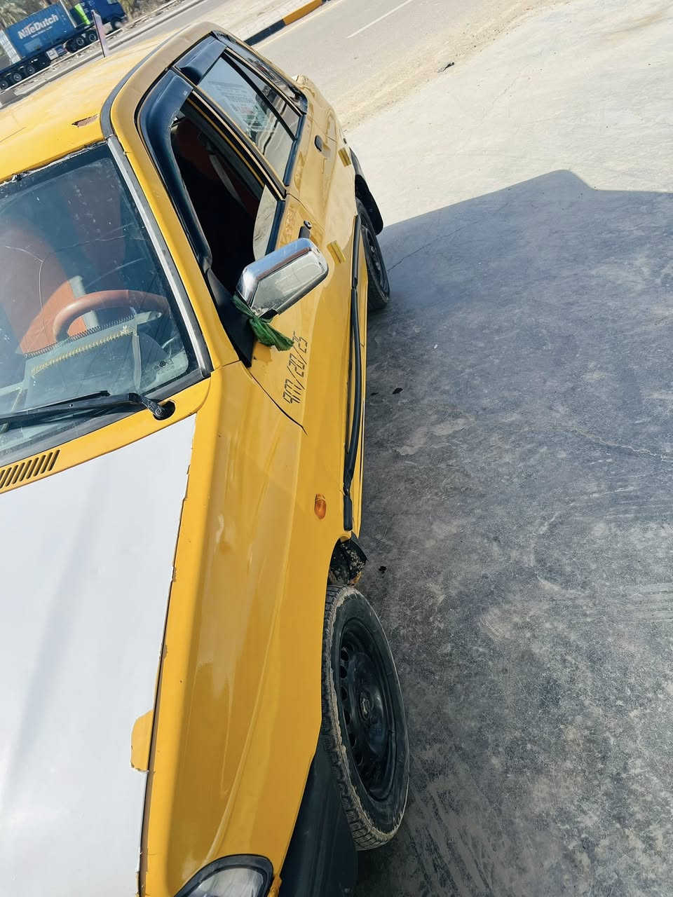 يالله سايبه للبيع موديل ١٢ سياره جاهزه
هيىه مصفره وغرامت مصفره تحويل  
دوشمه حداديه كامله جديده  
رقمي *********** 
 رقم ***********
