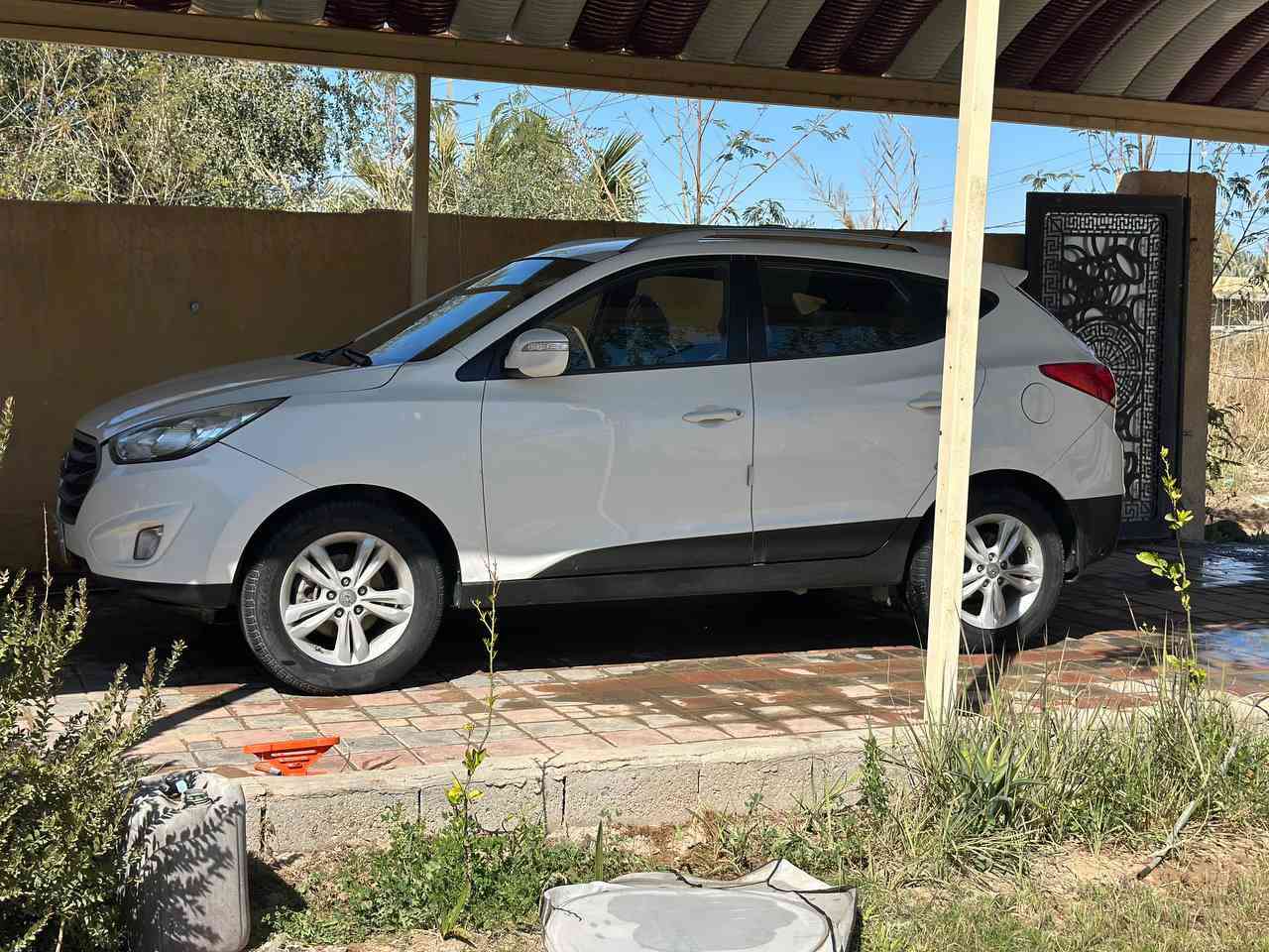 توسان 2014 رقم اربيل الدولي خليجي محرك دوش جاهزة السيارة من كير ومحرك وحدادية وتبريد خير من الله ما بيها نقص بيها صبغ فقط البنيد والباقي مكفول شرط بدون ضربة ولا دواخل السعر 140 مكاني كربلاء ناحية الحسينية للاستفسار الاتصال على الرقم ***********
