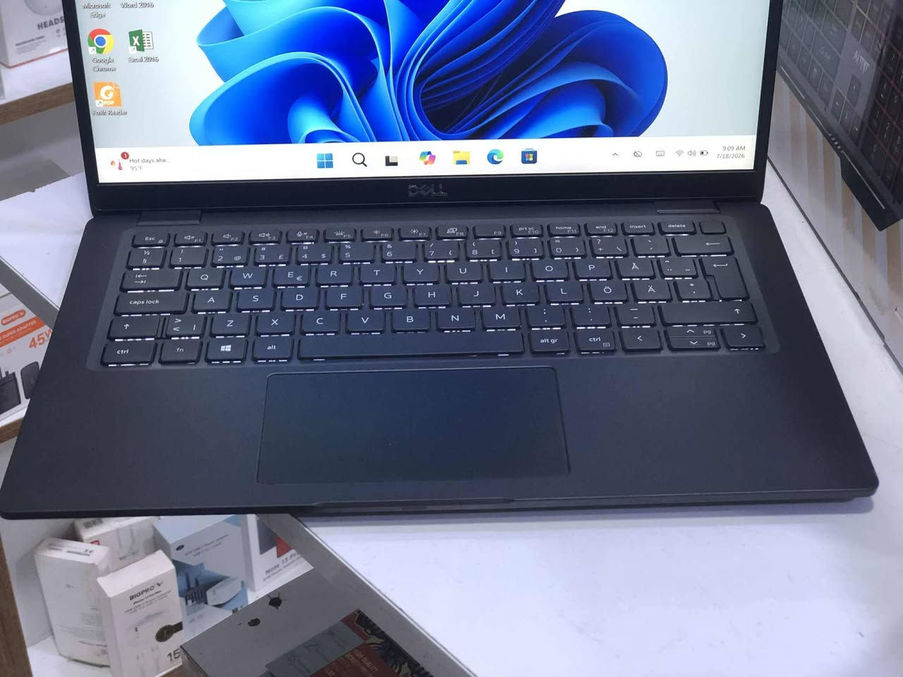 معالج intel core i7-10th
Generation 10  جيل العاشر 

رام  32 كيكا نوع ddr4 

هارد  512 GB ssd
شاشة لمس 

شاشة . FHD 14  inch  

كارت شاشة داخلي intel SHARED 16 gb 

کیبورد ضوئي 

 2 منافذ USB 

1 منفذ Type-C 

1 منفذ SD card 

منفذ hdmi

😍😍السعر 480 الف دينار❤️❤️

الهدايا
الشاحن اصلي type c
الجنطة
ماوس وايرلس 

مكاني قضاء كلار. السليمانية 

التوصيل متوفر لكل محافضات العراق 

للتواصل ***********
