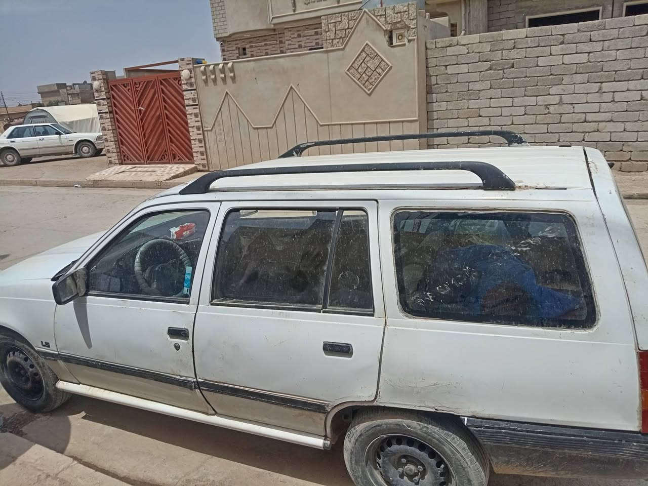 كاديت موديل ١٩٨٨ بسمي سياره هزه جديده سنويه جديد محرك وكير بشرط  والباقي شوف العين الا تصال عل رقم ***********

