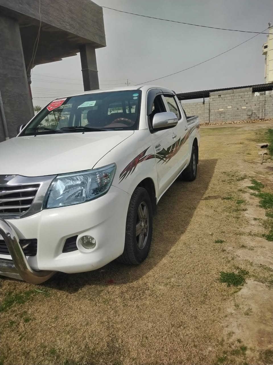 سلام عليكم
للبيع بيكم هايلوكس موديل 2014
سياره مكفوله من صبغ وضربه
سياره نضيفه واحلى من صور
رقم اربيل انگليزي سنويه لل 2029
سياره شاشه وكامره
محرك وكير بلادي.
سياره نضيفه.
السعر 215 ورقه 
رقم صاحب السياره
  ***********

اني مكلف بالنشر
