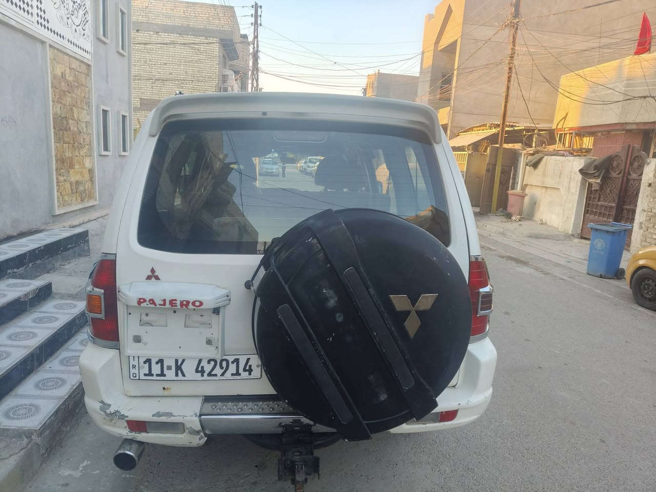 السلام عليكم باجيرو موديل 2001. 45 قفل     محرك 3000 بي خيط تبخير السياره مصبوغه عام بيها تجيه جهت اليمنه صدر جديد تخم تاير جديد لايتات بجم جديد غرفه جديده شاشه تاب كامره خلفيه تبريد 3 قطع شغال رقم بغداد دولي سنويه هزه جديده مكاني بغداد السيديه تقاطع درويش رقمي ***********
