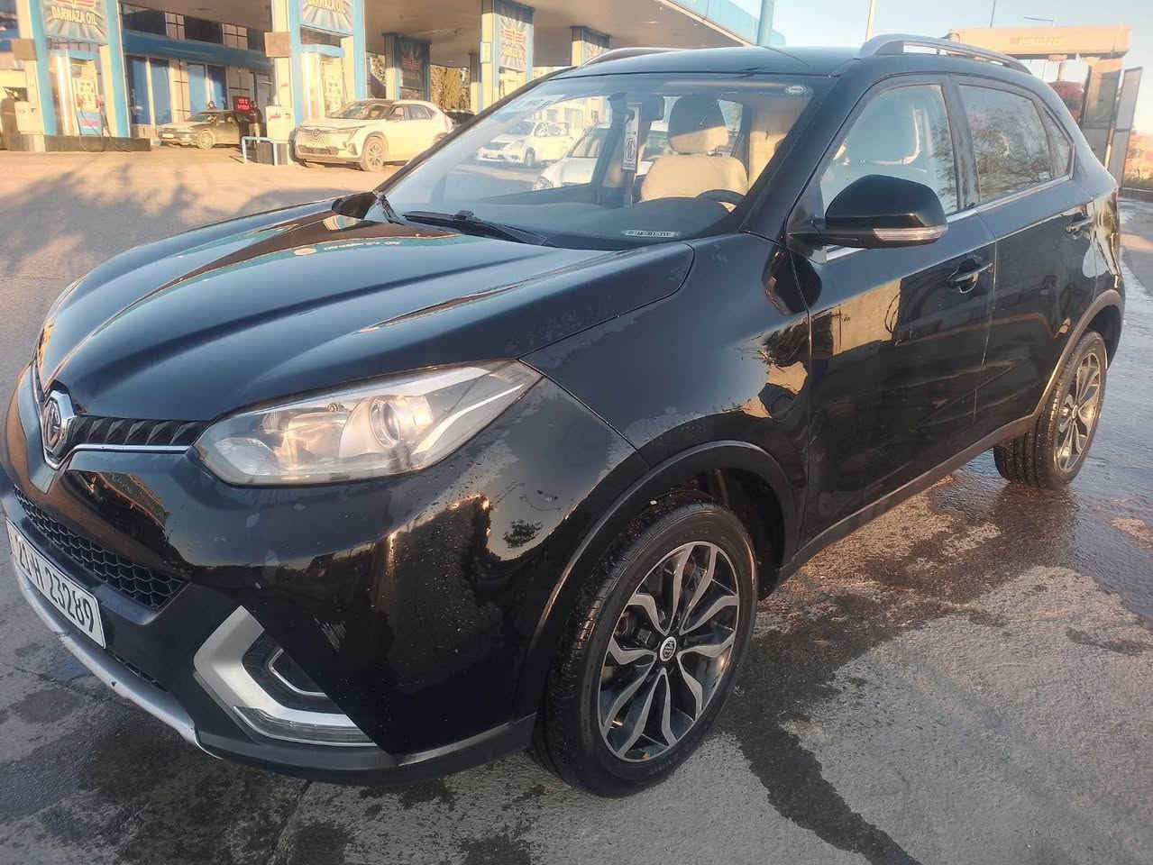 MG 2016 
_124 هه زار رؤشتووه سپيرى دانه به زيوه 
_سئ پارچه ى بؤياخه هى ئه وروپايه بئ ده عم
_تايه ى تازه يه 
_گيرو مه كينه به شه رت 
_تا 2030 تازه يه سه نه وى
_به س سلايت هيه
_سعرى 95 گه لاو معامه له
*********** السليمانية, العراق
