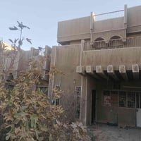 دار للبيع يعتبر ارض تفليش  مساحه 220م واجه 10 نزال 22 طابو ملك صرف موق...