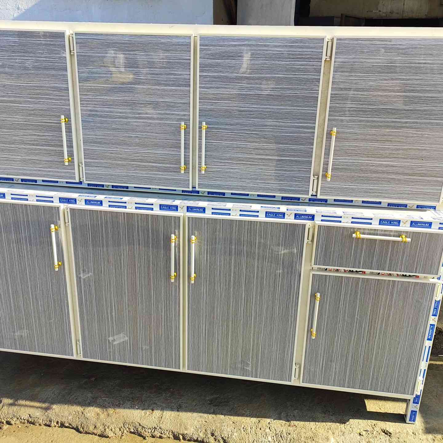 بسم الله الرحمن الرحيم 
كاونترات متر ونص 
***********
