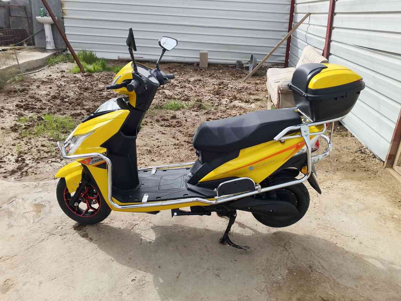 دراجه شحن للبيع موديل 25  0.3
استخدام قليل شهر واحد بس بعدها بترابها
ملف 2500 
السعر  مليون100 وبيها مجال بسيط 

للتواصل ***********
