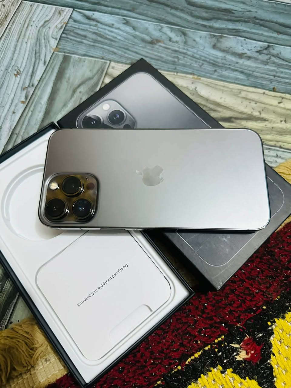 سلام عليكم يفون 13برو ماكس مكفول من زلق بطاريه 85ذاكره 256كامل ملحقاته سعر 700وبي مجال مكان شطره ‏‪***********‬‏
