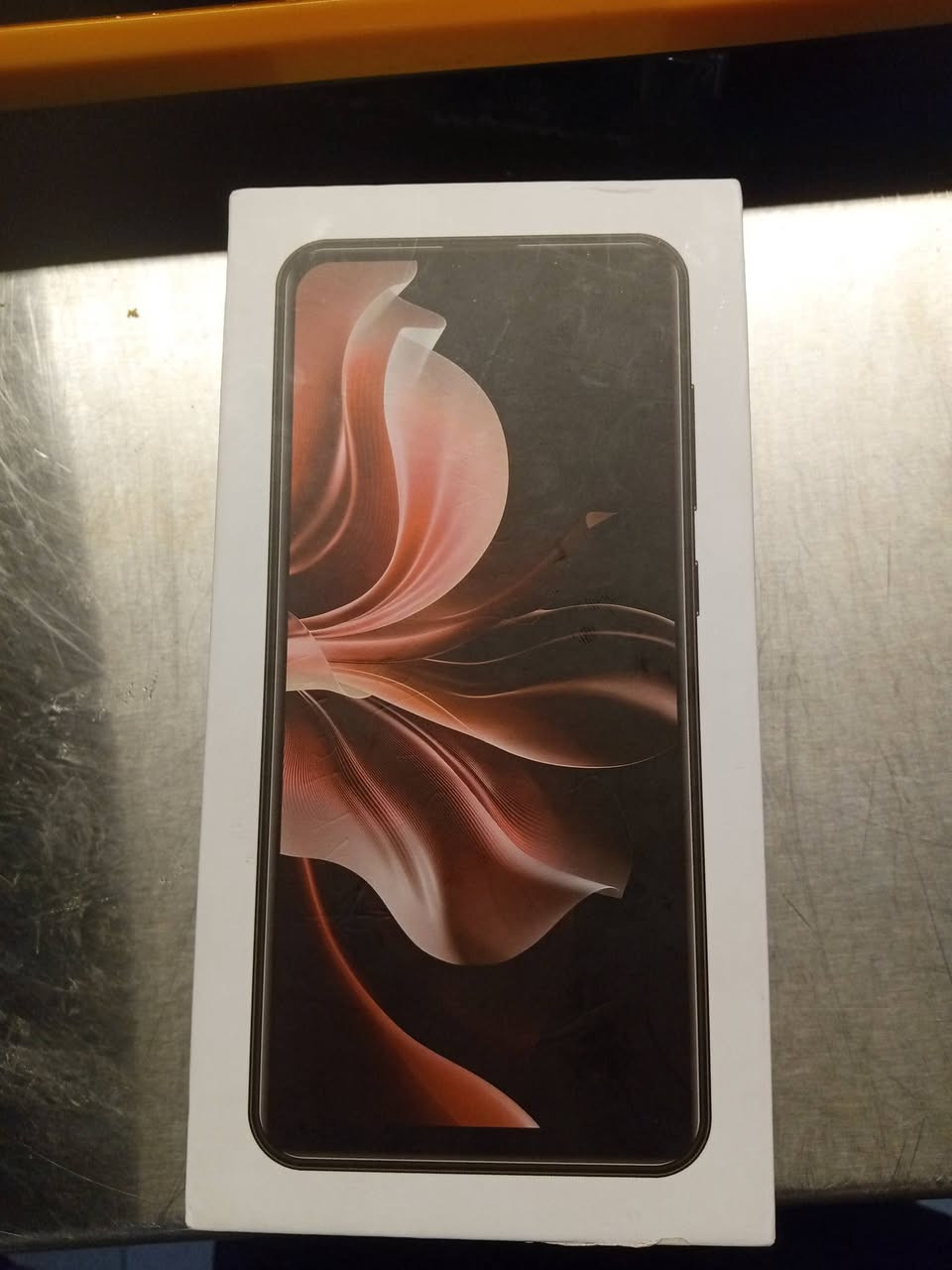 الالترا 24 باب ثاني للتوضيح ببجي 60 فريم الجهاز مو كلاوات كانمه موبايل عادي بس باب ثاني يعني غير شركه 
ذاكره 256 رام 8 الجهاز فول بيه قلم كارتون بيه فقط ناقصو راس مال شاحنه لا اكثر السعر ١٥٠ للاستفسار خاص او واتساب او اتصل ***********
