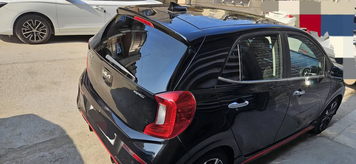 بيكانتو gt-line 2023 وارد كوريا 
حادث الباب خلف السائق 
بجم كبس 
ايرباكات سليمة
كير محرك حدادية كهرباىيات بحالة ممتازة
ماشية 16500km قابل للزيادة
كير بدون بارك (p) هذا الكوري هيج يجي
توجد بعض الرصعات على السيارة 
محرك 4 سلندر 1200 mpi 
ويل حجم 16
تدعم ابل ار بلي واندرويد اوتو
مري كهرباء
تحكمات ستيرن
رادار
تحديد مسار 
رقم بغداد الجديد باسمي
تم اضافة كاميرا حوادث.      dash cam امامي خلفي
مكان السيارة بغداد شهداء السيدية 
السعر 128 ورقة قابل للتفاوض
اتصل وتدلل
*********** موبايل +واتس اب بغداد, العراق
