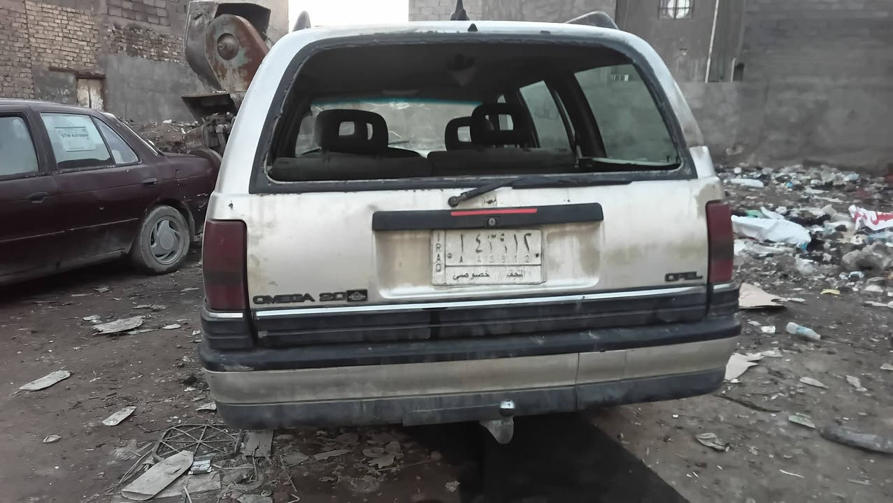 السلام عليكم سيارة اوبل موديل٩٢ بغداد الامين الثانيه سعر ١٧ورقه رقم  الهاتف ***********
