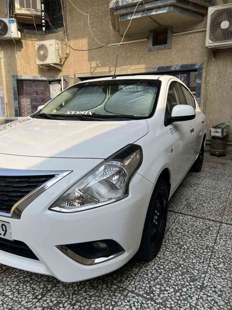 سلام عليكم للبيع نيسان صني 2024
كفاله عامه من صبغ 
بيها منضومه زنون ودوشمه داخليه اصلية 
شاشة كاربلي 
ماشيه ٢١ الف كيلو جديدة سيارة على ايدي 
السعر ١٢٥ وبيها مجال بسيط 
مكان الغزالية ***********
