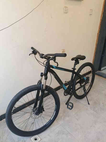 بايك TRINX c782 ايطالي شخط مابي  قوي ويتحمل طرق وزن
موصفاته
بريكات دسك زين 
مكينه ياباني 7 ضد الصدء
فريم انمنيوم كامل
تايرات كومبس
يجي كله النكي سبب البيع مامتفرغ سعره 320الف 
للستفسار *********** 
مكان بغداد الدوره
