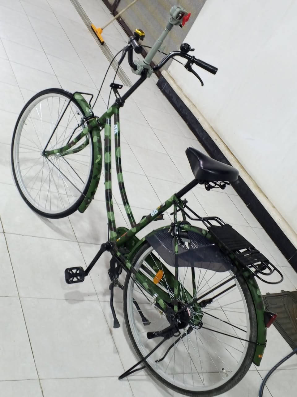 بدون اغراض ب 160 قفل الموديل 18 بايسكل ما ابي ولا شخط صار يومين من نزلته من كرار ابو نقش الرقم ***********
