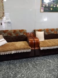 عندي ديوان  للبيع السعر ٢٠٠ اتصال على هذا الرقم 07723291232