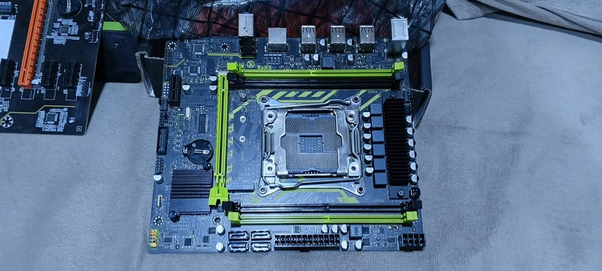 مذر بوردات واحد كبير 3زقار وهارد ابيع فحم معه توصيل60


**إذا كنت صاحب هذا الإعلان وتريد حذفه لأي سبب، رجاءا أرسل رسالة إلى الدعم الفني**