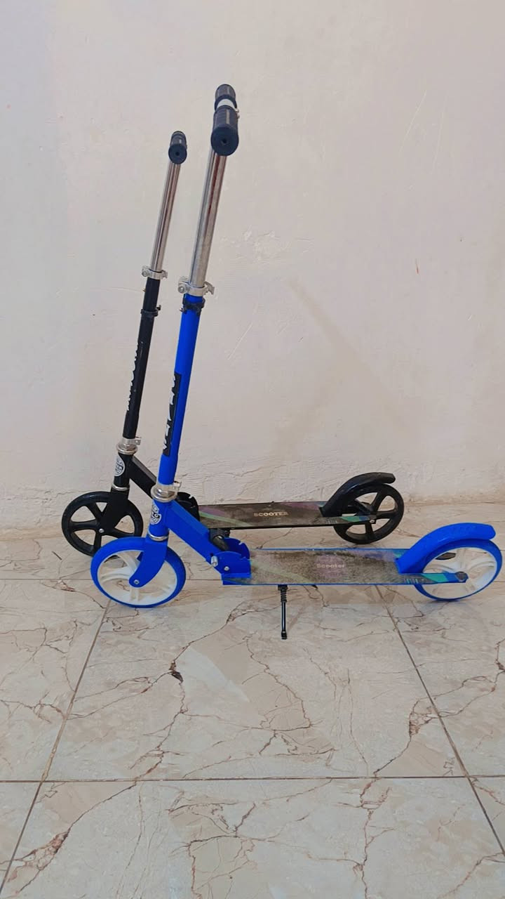 سكوتر حجم كبير للبيع يتصغر و يتكبر
 نضيف جدا سعر الواحد25


**إذا كنت صاحب هذا الإعلان وتريد حذفه لأي سبب، رجاءا أرسل رسالة إلى الدعم الفني**