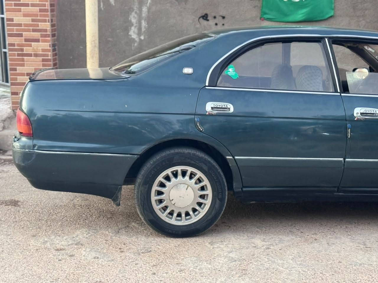 السلام عليكم ورحمه الله 
للبيع بطه متصل لون زيتوني  موديل 1991 رقم بغداد  گير ومكينه 2500 ديلكو بلادي خير من الله السياره كفاله گص ونقل وعيب وضربه قويه واصوليات جاهزه من كلشي صبغ عام للجماليه المكان ميسان  ***********

